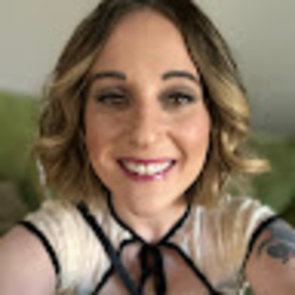 Meet your Posher, Hayley